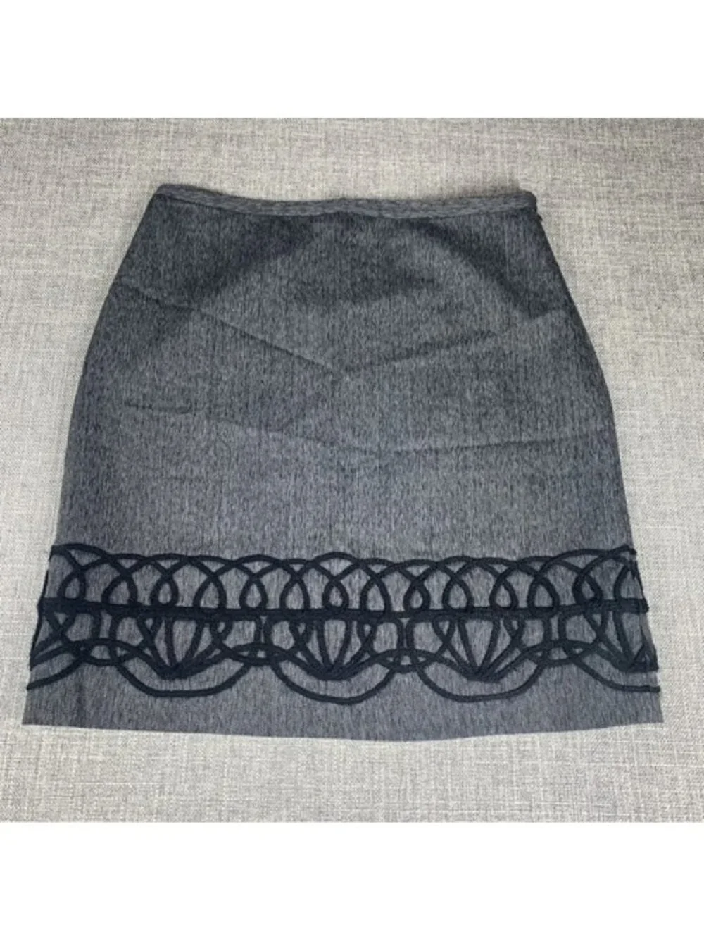 Ann Taylor Loft Skirt Women’s Size 2 Gray & Black Appliqué Career Dressy